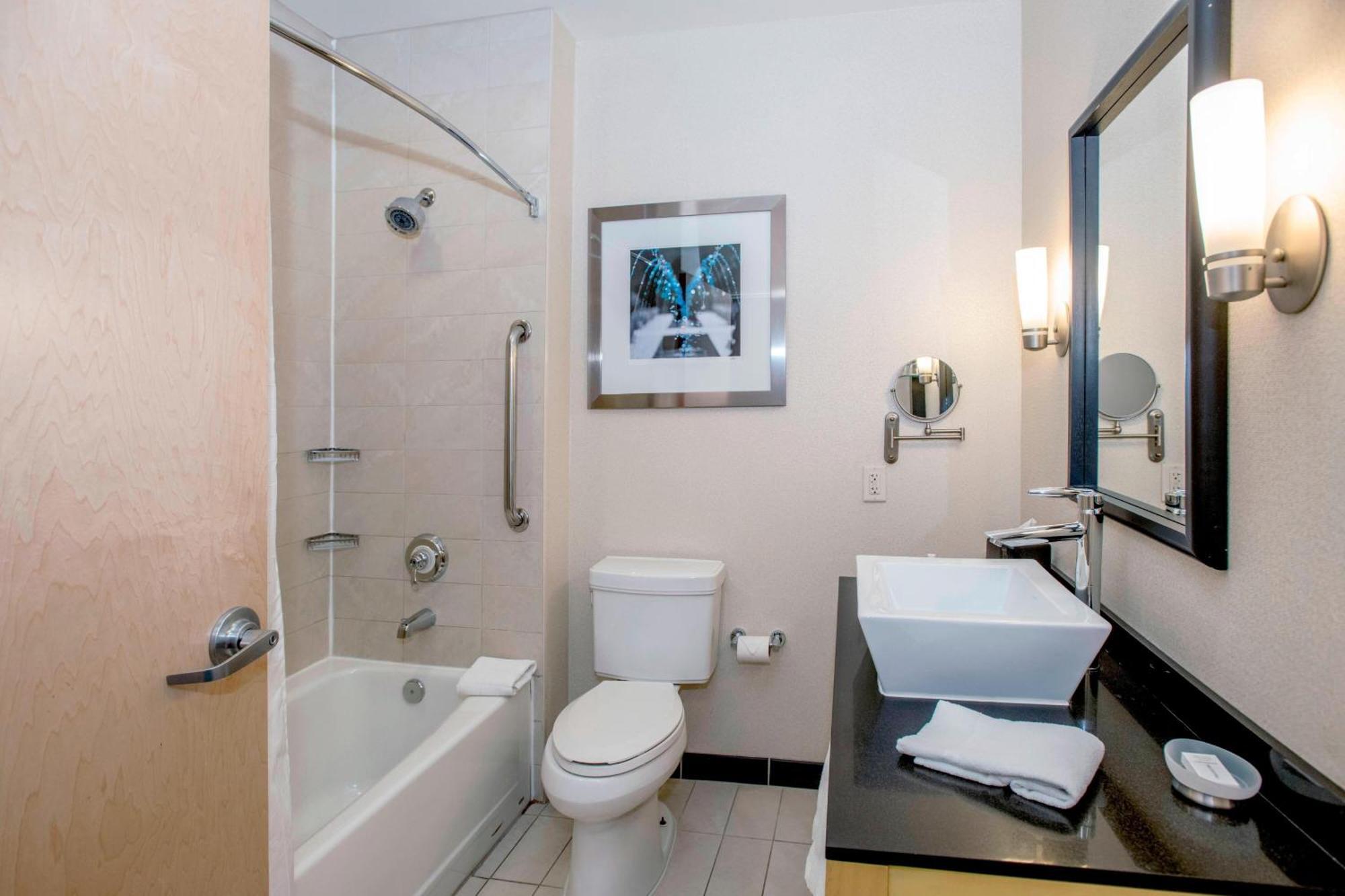 Springhill Suites By Marriott Pueblo Downtown Екстериор снимка